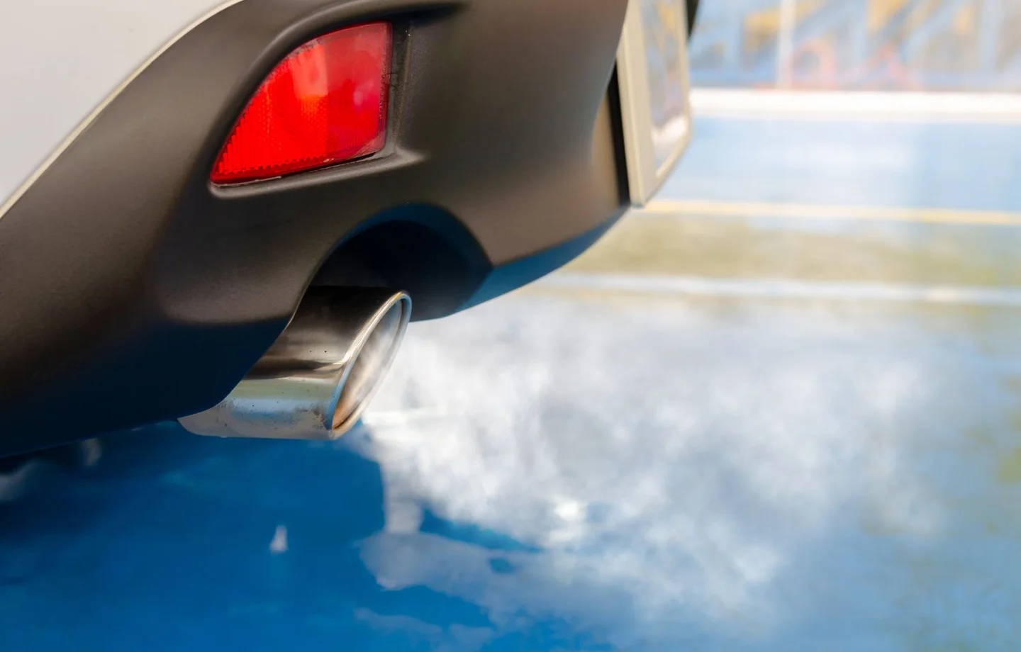 Vehicle exhaust pipe
